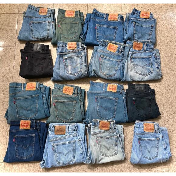 Wholesale Levi's Men's Jeans - All Sizes - All Washes - Lot of 10 - Grade A/B - Picture 1 of 3